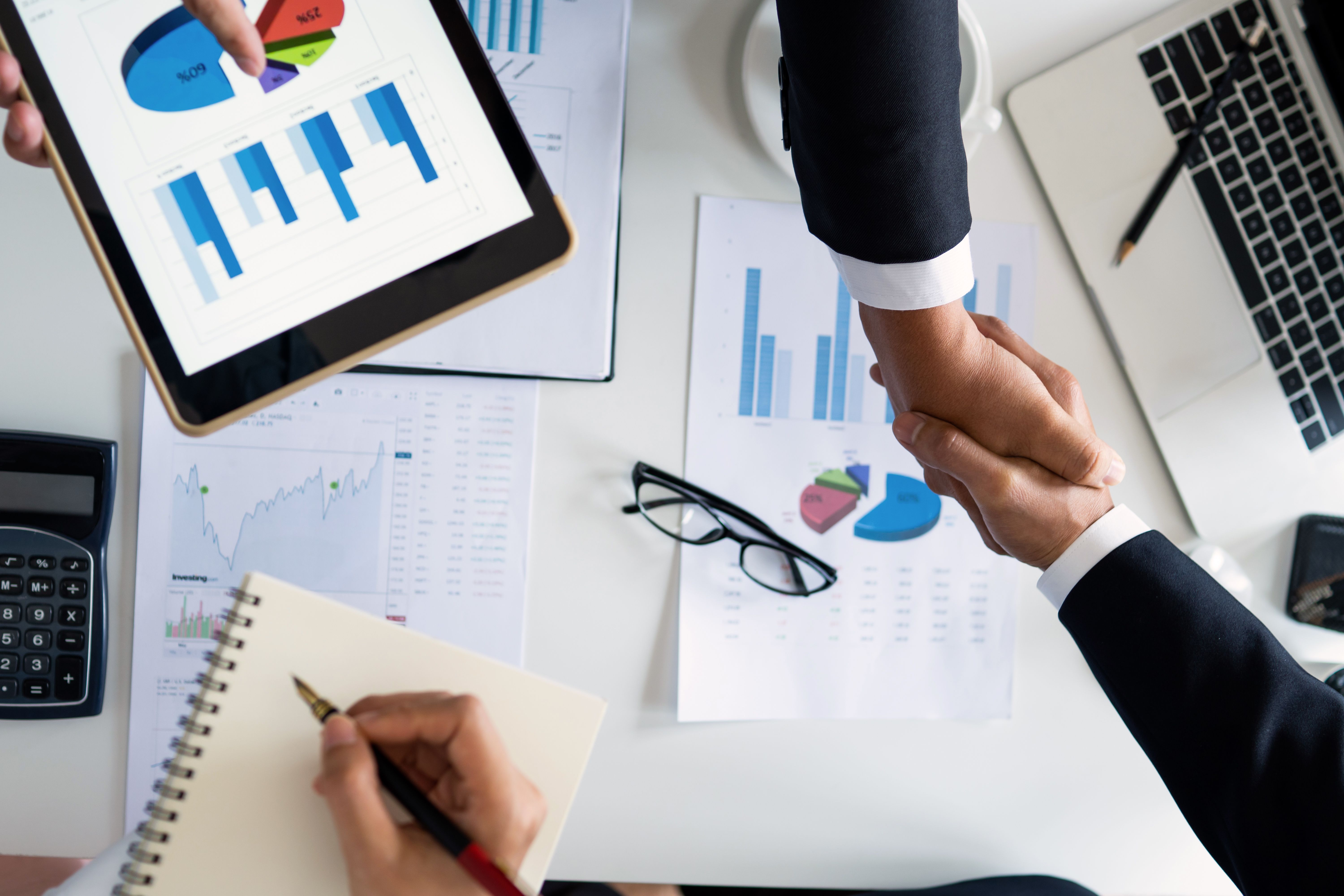 Reviewing growth results and reports together